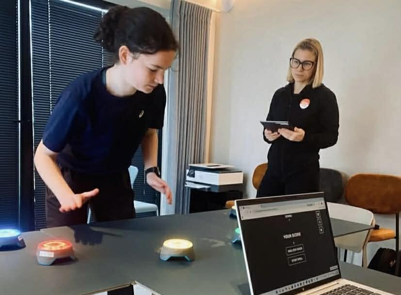 Students at Thomas More University of Applied Sciences are conducting physical tests in a room with a controlled height to measure the effect.